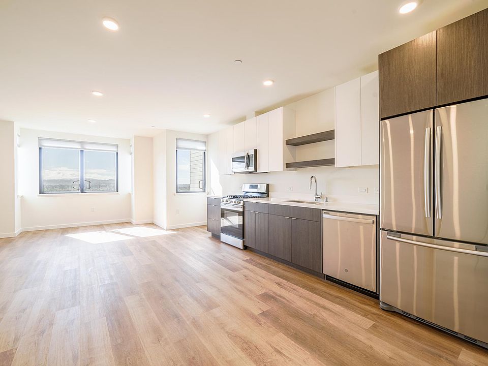 1st image of 2410 33rd Ave #302
