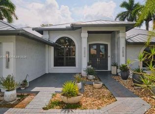 28505 Sombrero Dr, Bonita Springs, FL 34135