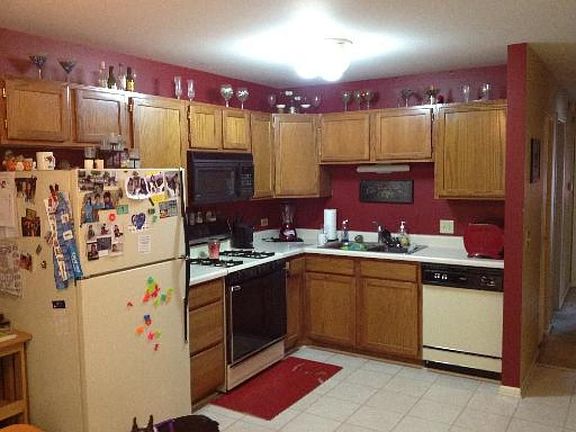 3rd image of 325 Woodridge Cir Unit G