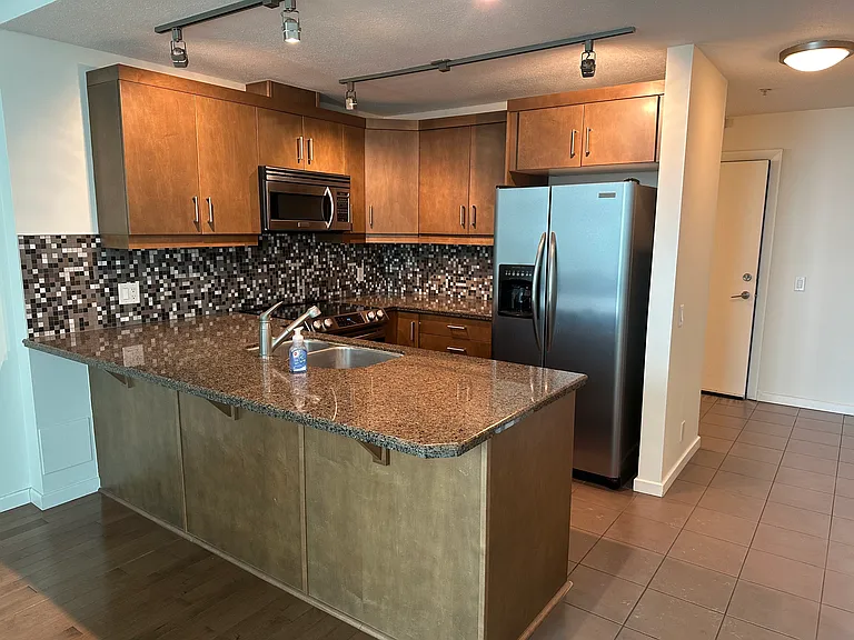 1410 1st St SE #2107 — Photo 3