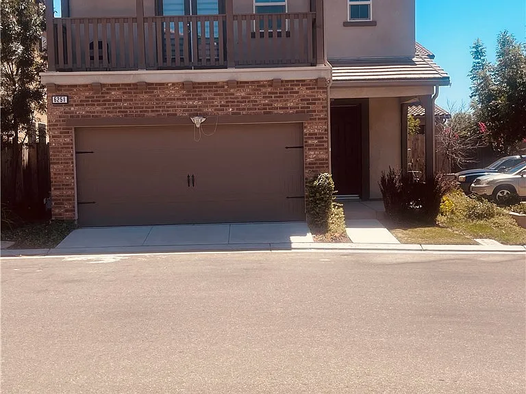 6251 E Overlook Way — Photo 1