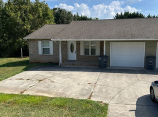 940 Water St, Dandridge, TN 37725