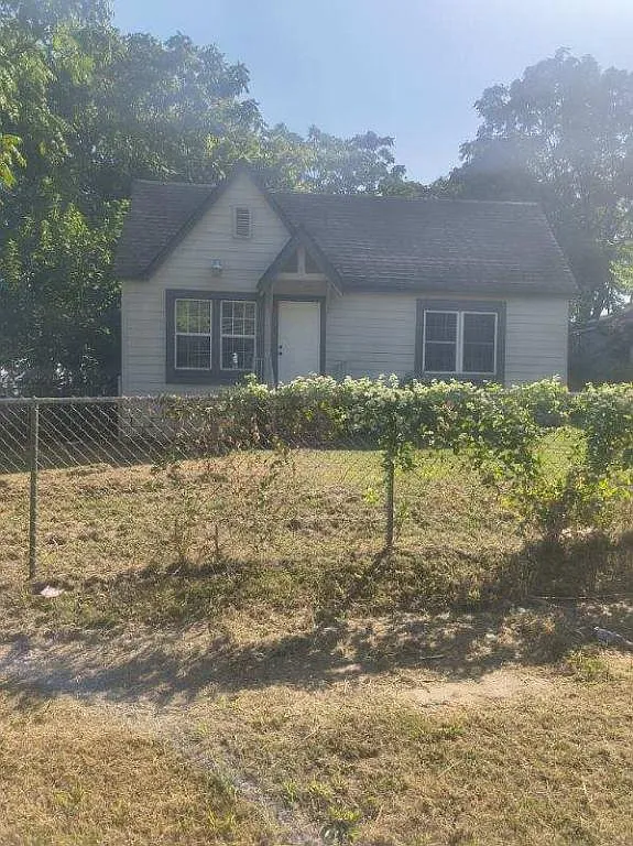 727 N Wheeling Ave — Photo 1