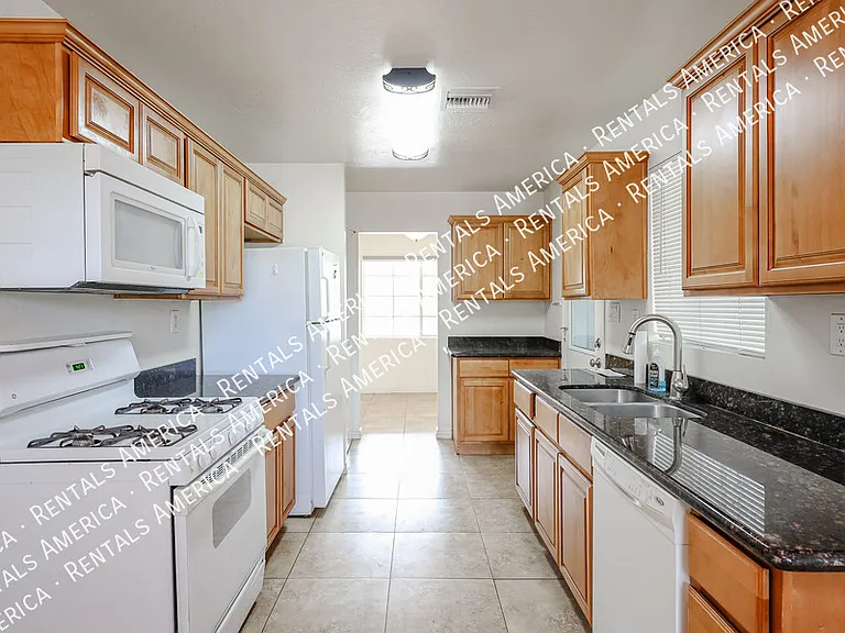 3432 N 23rd Ave — Photo 10