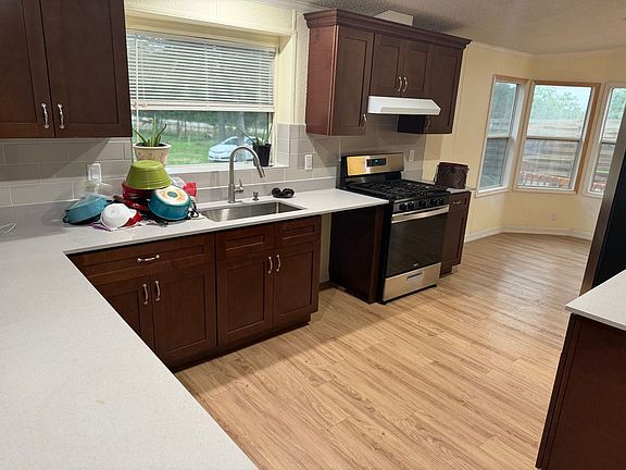 2nd image of 220 Jeffery Dr