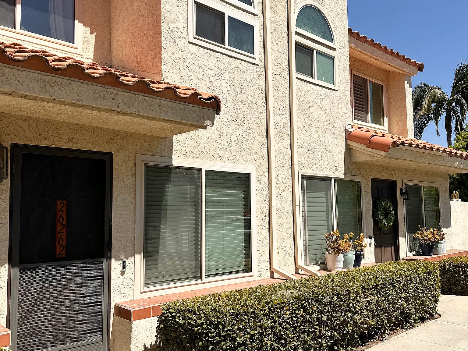 3 bed, 1189 sqft, $4,250 — Photo 2
