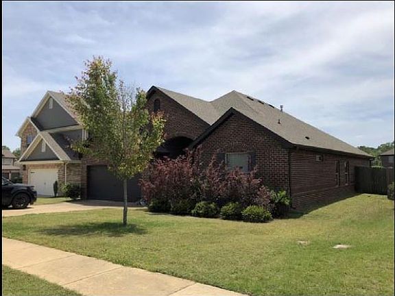 3rd image of 1011 Belle Meade Blvd
