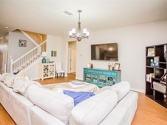 4th image of 18395 Scunthorpe Ln