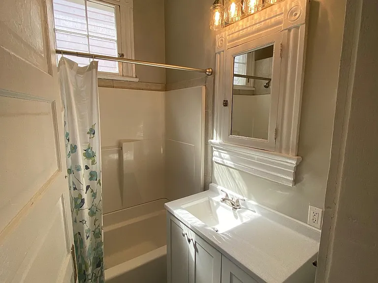 Downstairs full bathroom