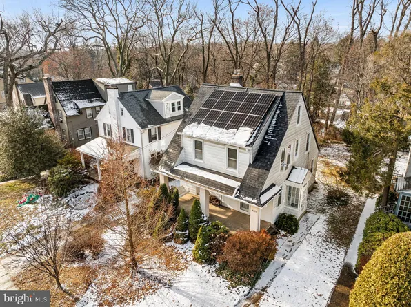 8220 Manor Rd, Elkins Park, PA 19027