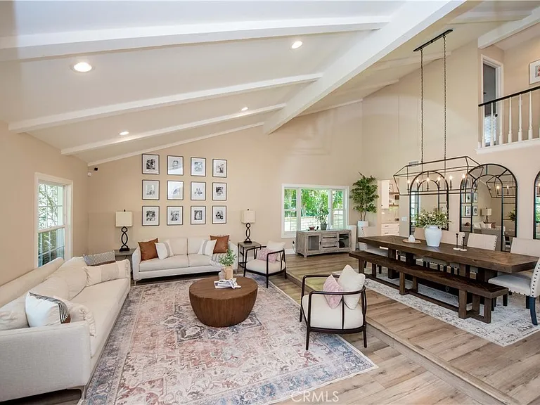270 S Riverwood Cir — Photo 4