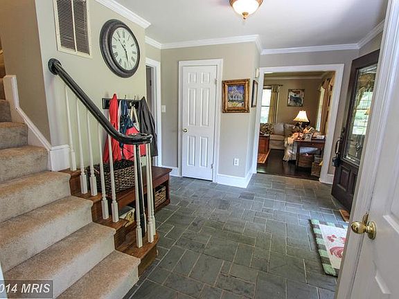 3rd image of 7081 Honeysuckle Ct