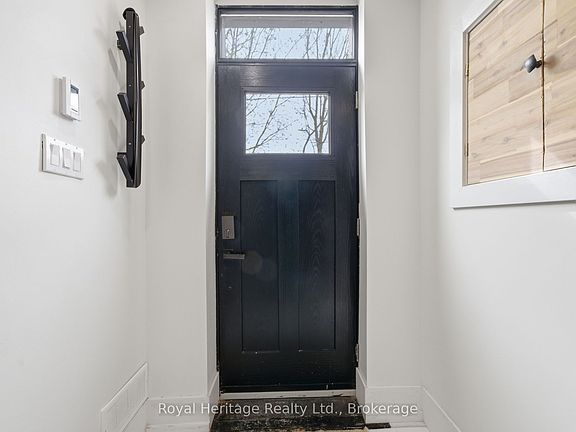 5th image of 42 Margaret St