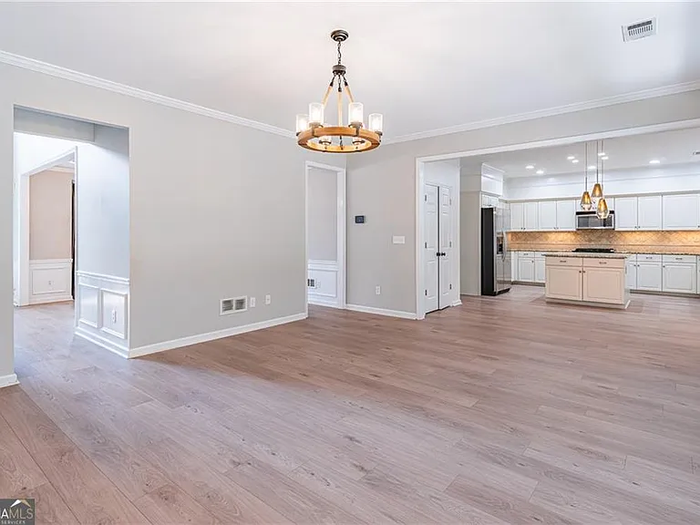 5491 Oxford Chase Way — Photo 15