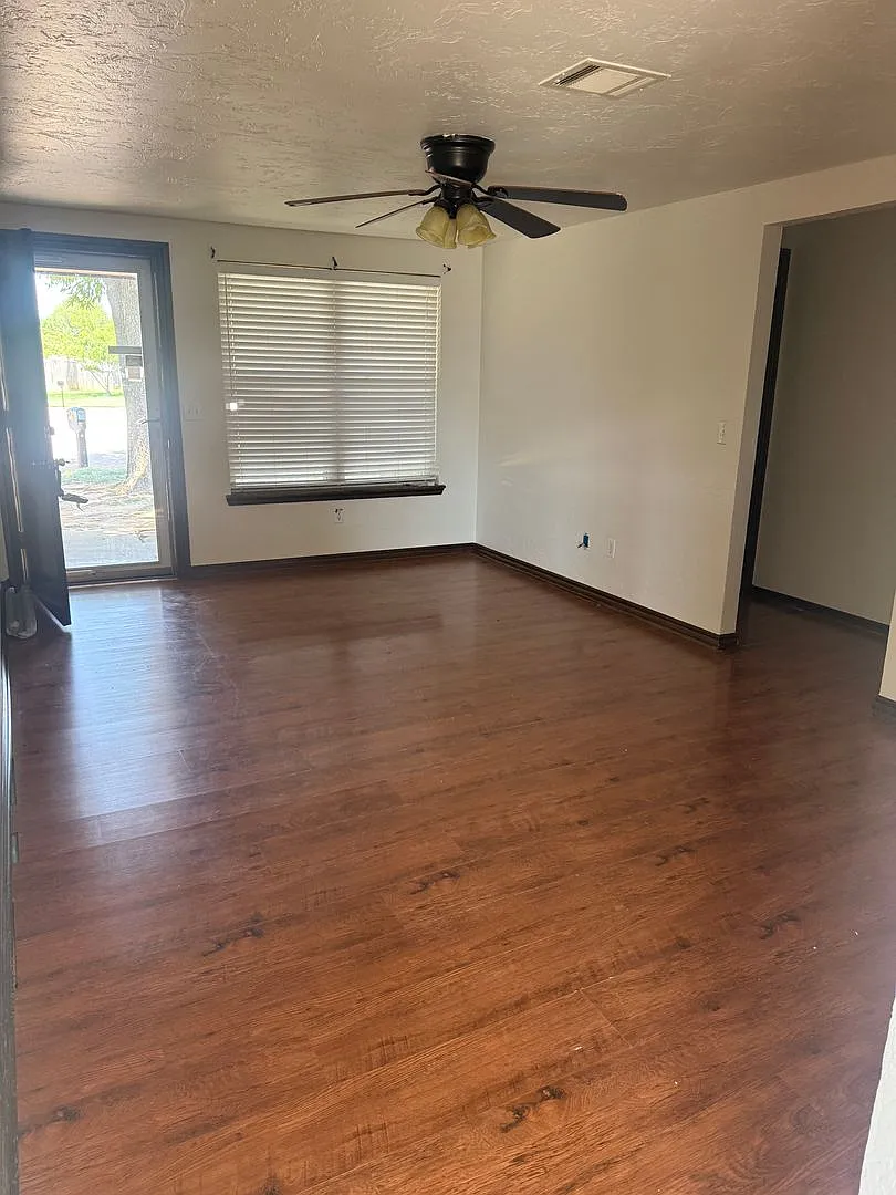 **Updated Home in Smoking Oaks Addition** — Photo 3