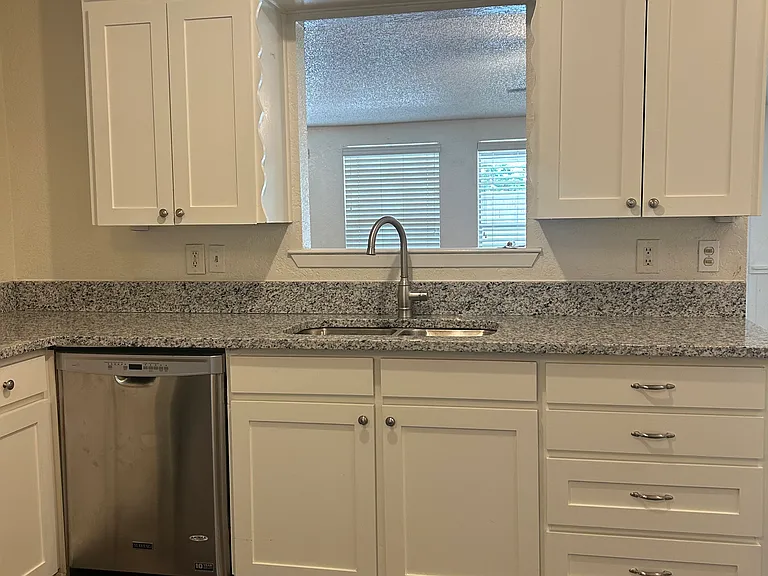 401 Lena Ln — Photo 19