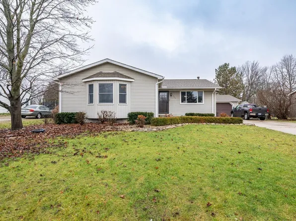 205 S Lester St, Capac, MI 48014