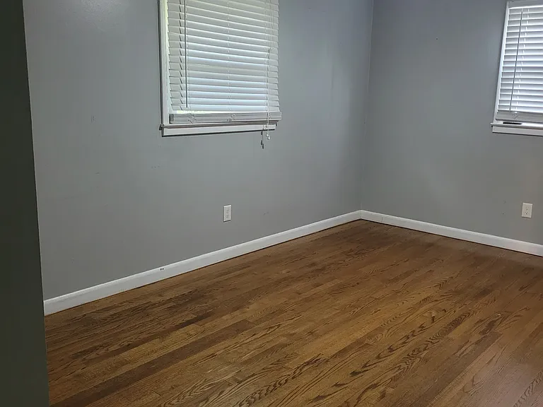 111 Mayor Ave — Photo 16