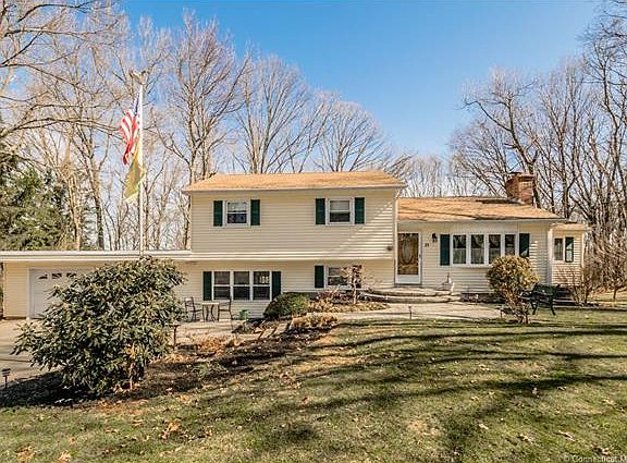 3rd image of 31 Hillsdale Dr