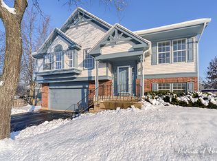 3555 Fairfax Ct W, Aurora, IL
