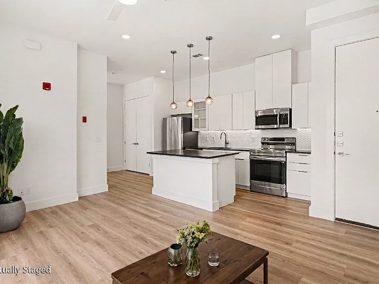 2217 N Fitzhugh Ave #206 — Photo 7