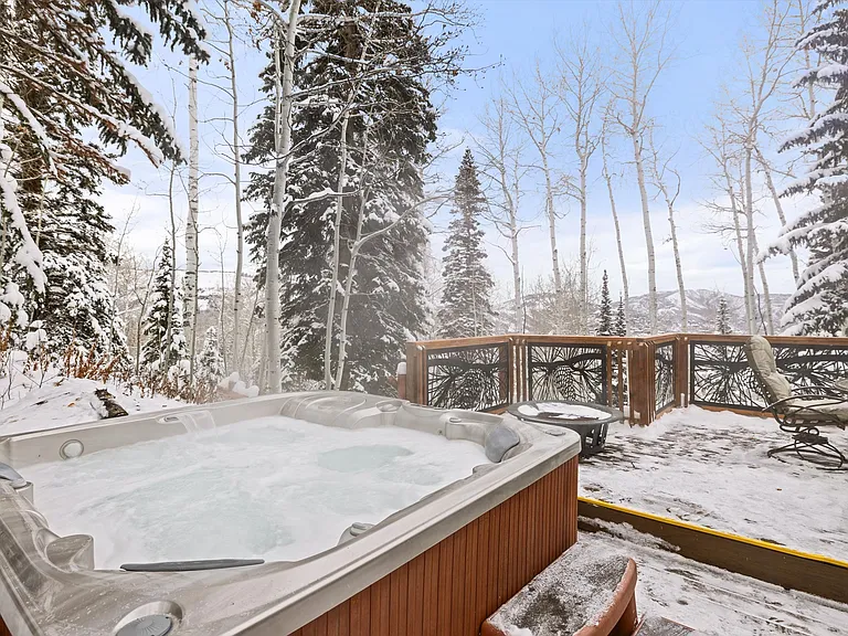 818 Faraway Rd — Photo 29