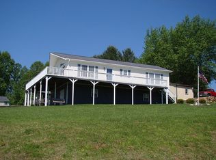 25 Foggy Mountain Trl, Fancy Gap, VA 24328