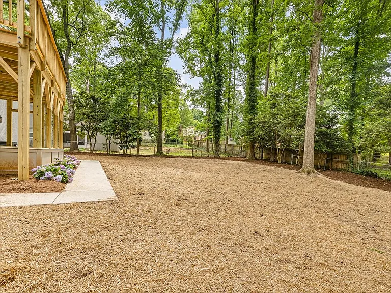 1020 Tanglewood Dr — Photo 47