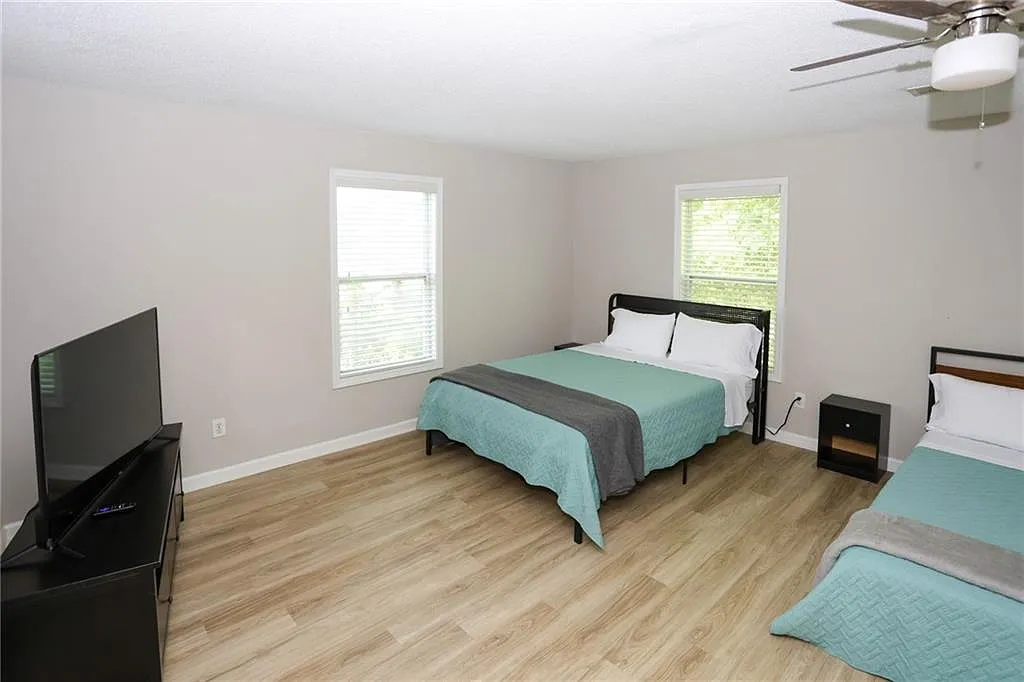 2 bed, 2.5 bath, 1680 sqft, $1,900 — Photo 3