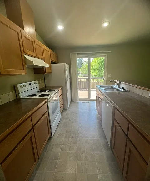 1910 Terrace Ave — Photo 11