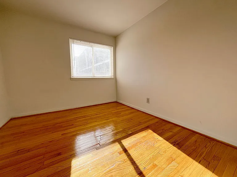 HIckory Heights Apartments — Photo 33
