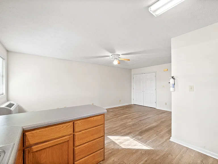 280 Thompsonville Ln #C — Photo 6