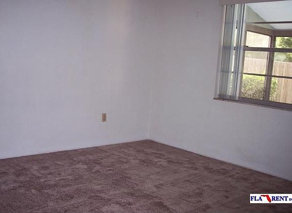 4th image of 104 Elderwood St