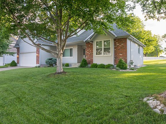 3rd image of 3118 S Gateway Dr