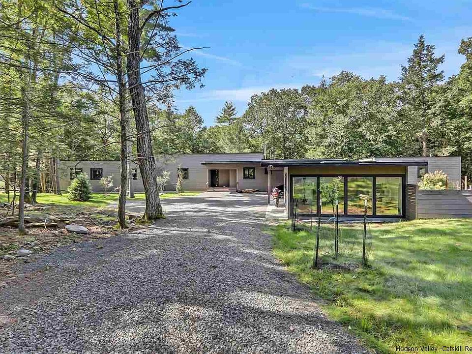 1st image of 56 Raybrook Dr