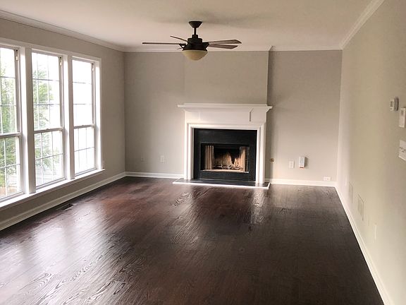 4th image of 601 Grasmere Ct NE