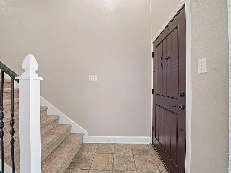 1304 Irene Dr — Photo 7