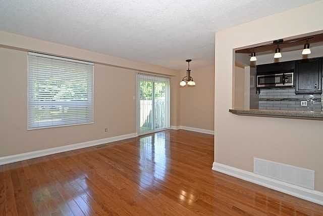 2nd image of 621 Sugar Maple Cres