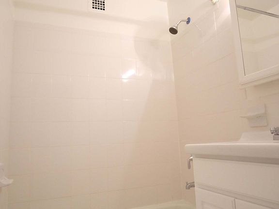 5th image of 40 E Sidney Ave APT 12G