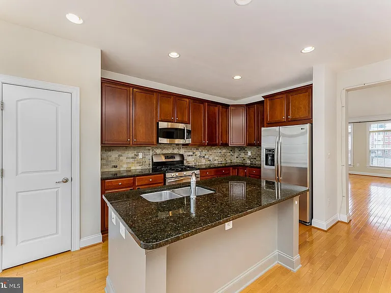 8032 Reserve Way — Photo 8