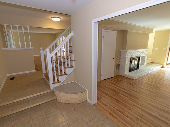 5th image of 2223 Colonial Park Ct