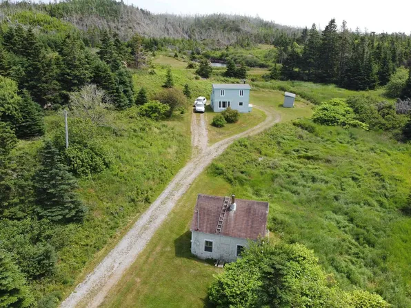 169 Havenside Rd, Louisbourg, NS B1C 1P1