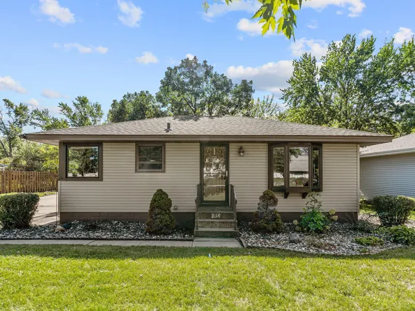 856 Maple St NE, Spring Lake Park, MN 55432
