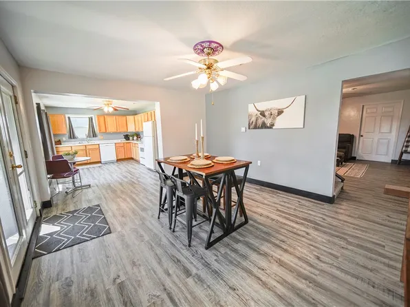 901 E Washington St, Knoxville, IA 50138