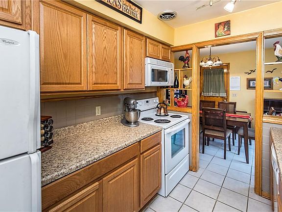 4th image of 7429 Orchard Dr
