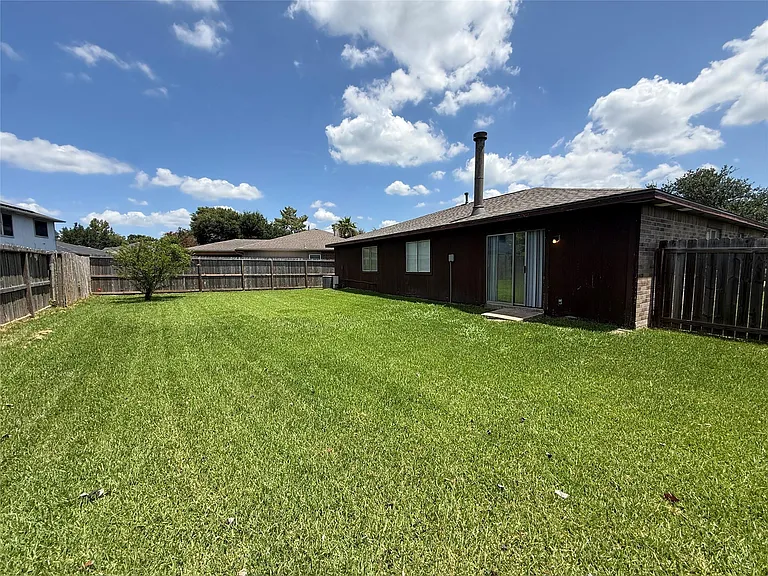 18023 Lago Forest Dr — Photo 22