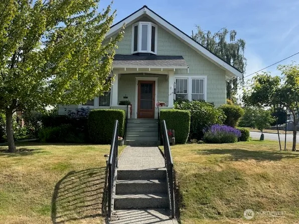 1319 8th Street, Anacortes, WA 98221