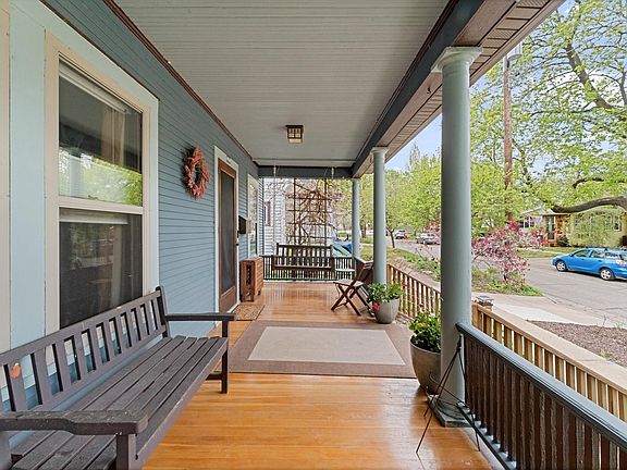 3rd image of 205 Dixon St