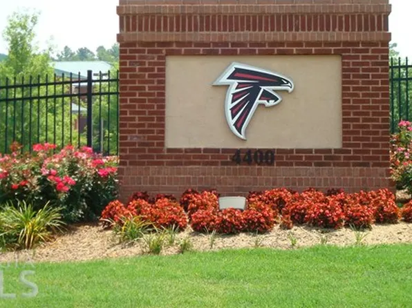 5352 Retreat Dr, Flowery Branch, GA 30542