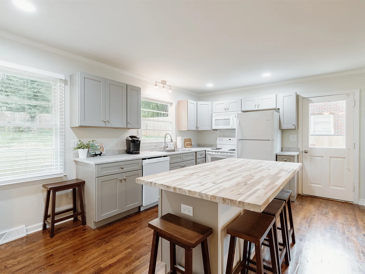 140 Catlin Circle - 1 — Photo 4